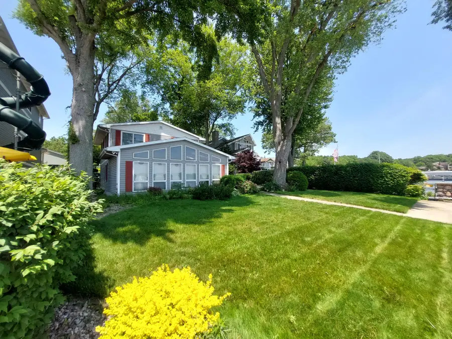 23675 N Shore Drive, Edwardsburg, MI 49112 - #3