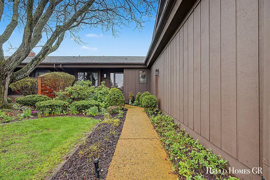 5980 Parview Drive Se, Grand Rapids, MI 49546 - #2