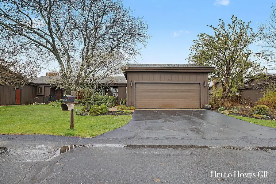 5980 Parview Drive Se, Grand Rapids, MI 49546 - #3