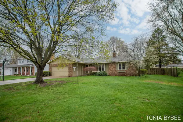 2594 West Chester Drive, Zeeland, MI 49464