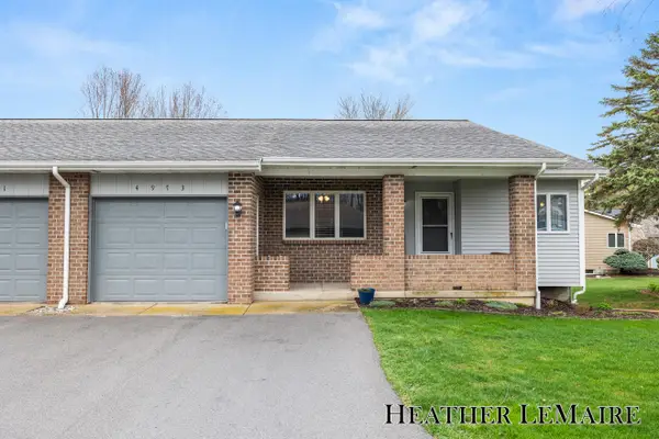 4973 N Valley Drive Ne, Grand Rapids, MI 49525