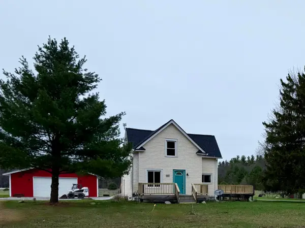 9363 E 56th Street E, Newaygo, MI 49337