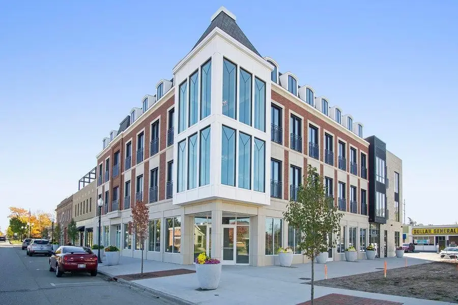 110 W Savidge Street #204, Spring Lake, MI 49456 - #2