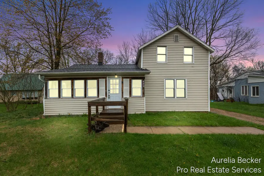 425 S Cedar Street, Allegan, MI 49010 - #2