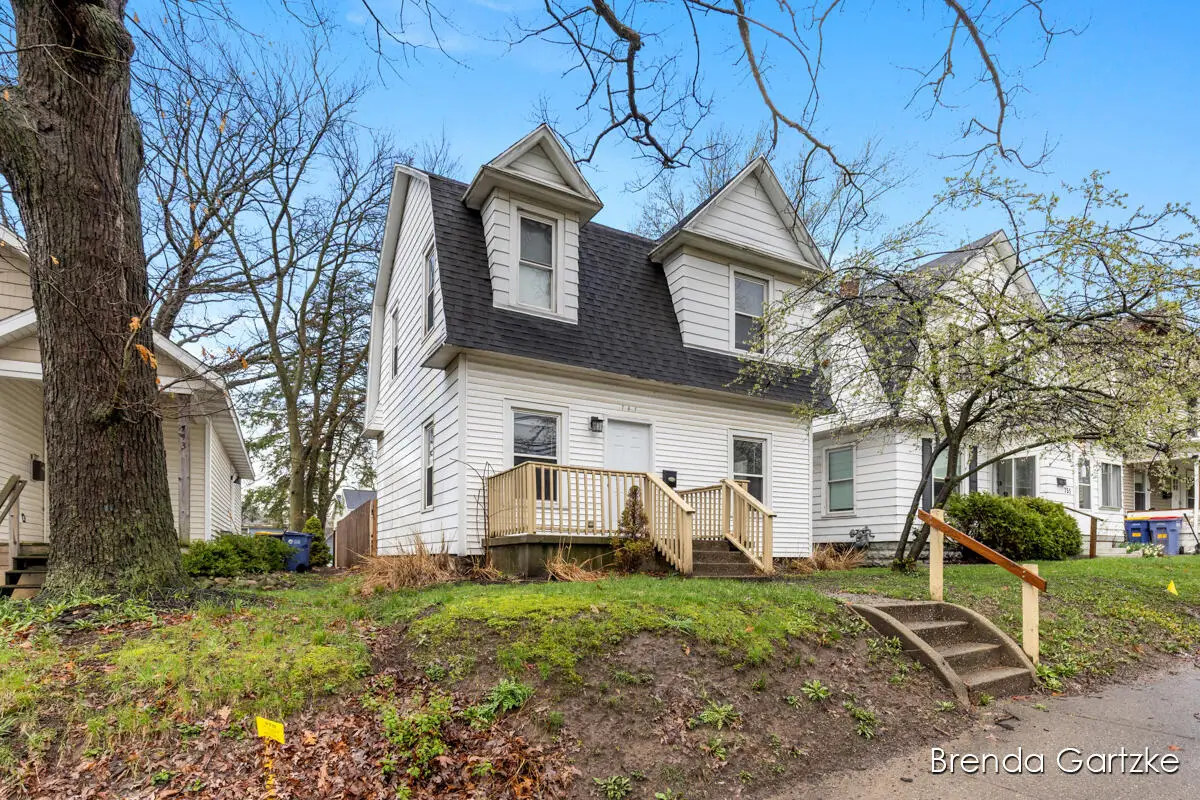 747 College Avenue Ne, Grand Rapids, MI 49503 - #1