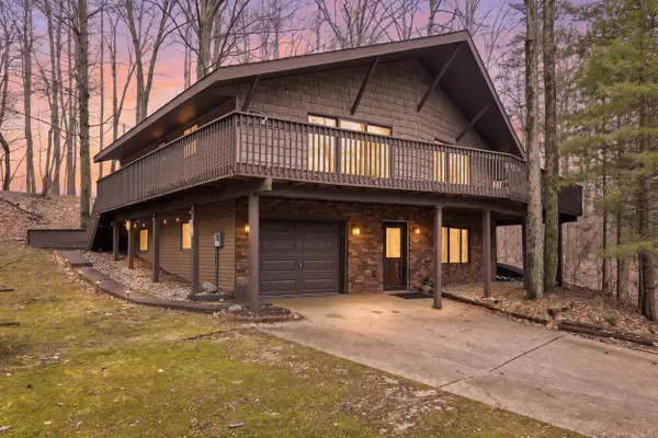 8969 Whispering Lane, Canadian Lakes, MI 49346