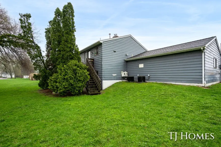 2561-2563 Burton Street Se, Grand Rapids, MI 49546 - #3