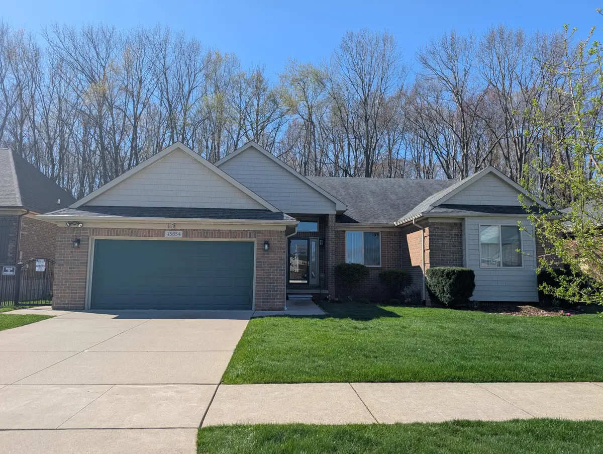 45654 Lookout Drive, Macomb, MI 48044 - #1