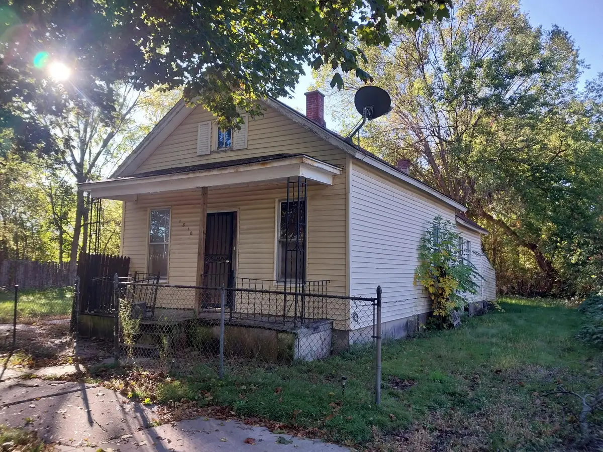 1810 Carroll Street, Saginaw, MI 48601 - #1
