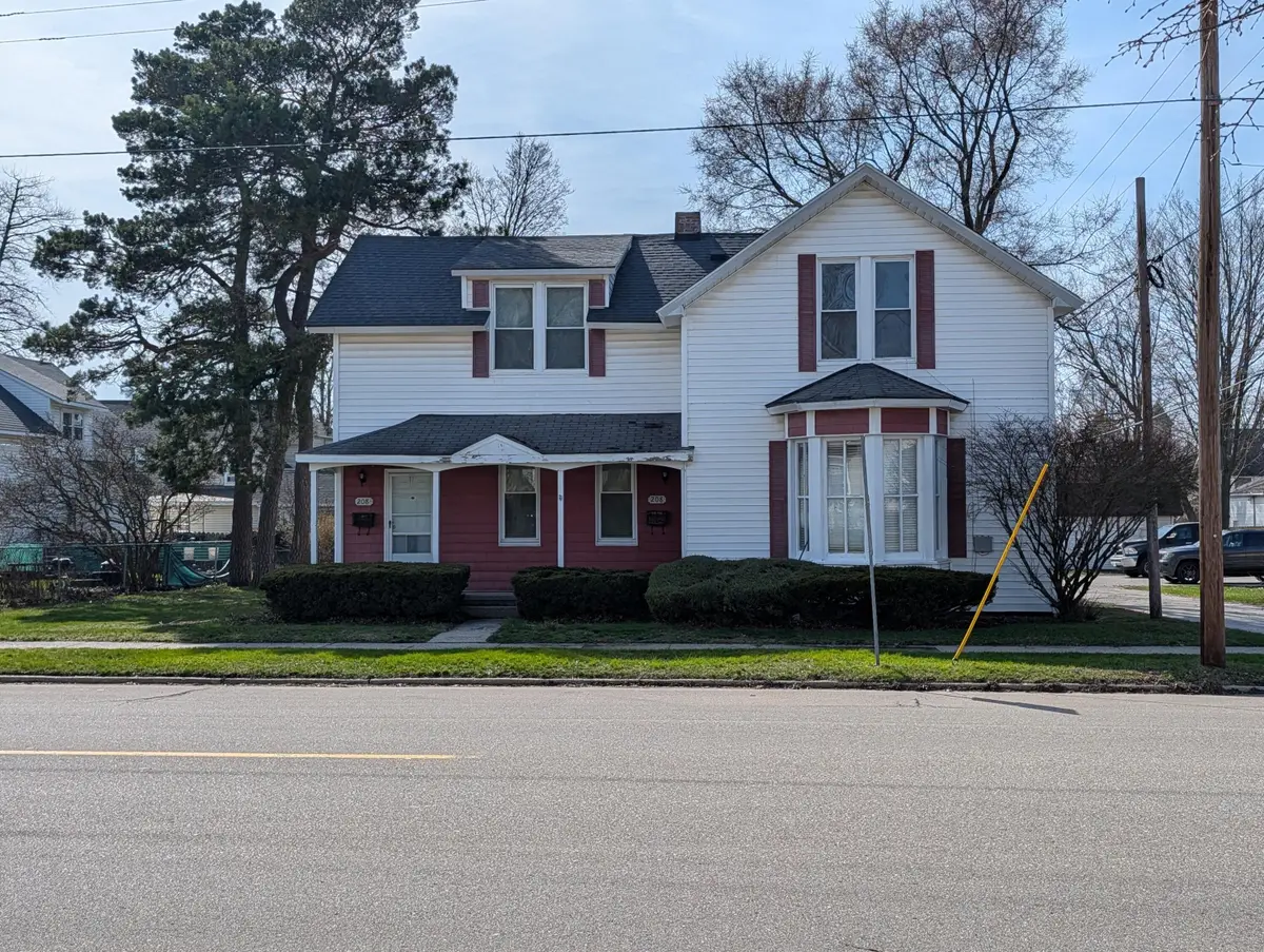 208 S Washington Avenue, Ludington, MI 49431 - #1