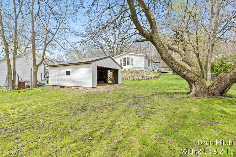 633 E Main Street, Ionia, MI 48846 - #3