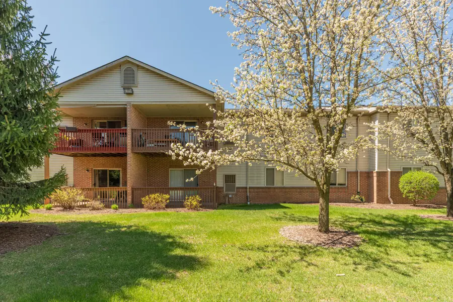 2482 Eagles Circle #6, Ypsilanti, MI 48197 - #3