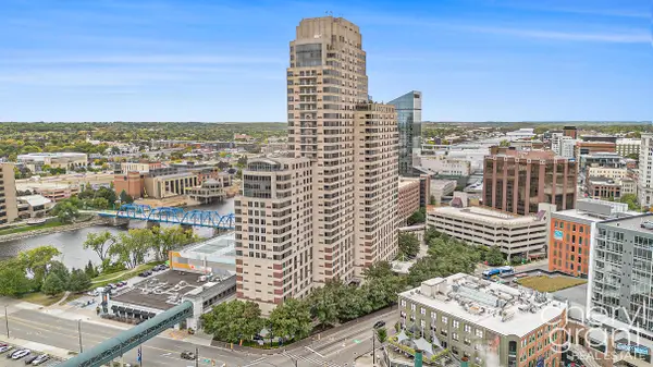 158 Campau Circle Nw, Grand Rapids, MI 49503