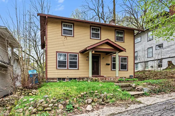 915 Walwood Place, Kalamazoo, MI 49007