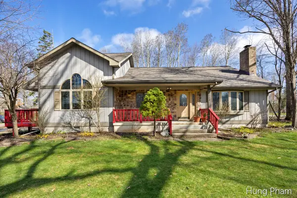 7724 W Lake Drive, Stanwood, MI 49346
