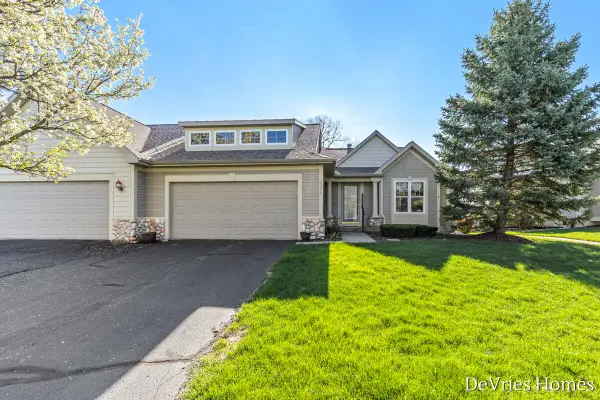 3774 Rain Tree Avenue #9, Hudsonville, MI 49426