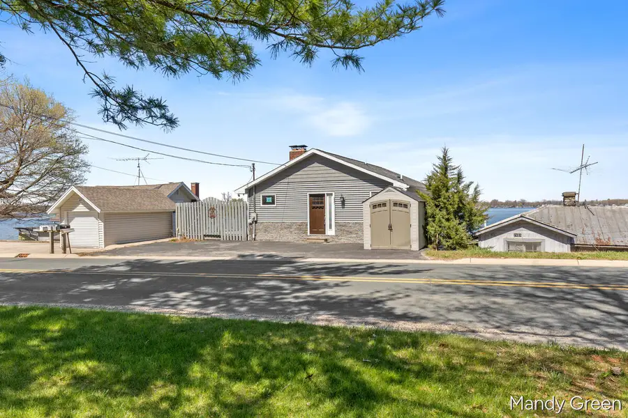 2481 S Shore Drive, Crystal, MI 48818 - #3