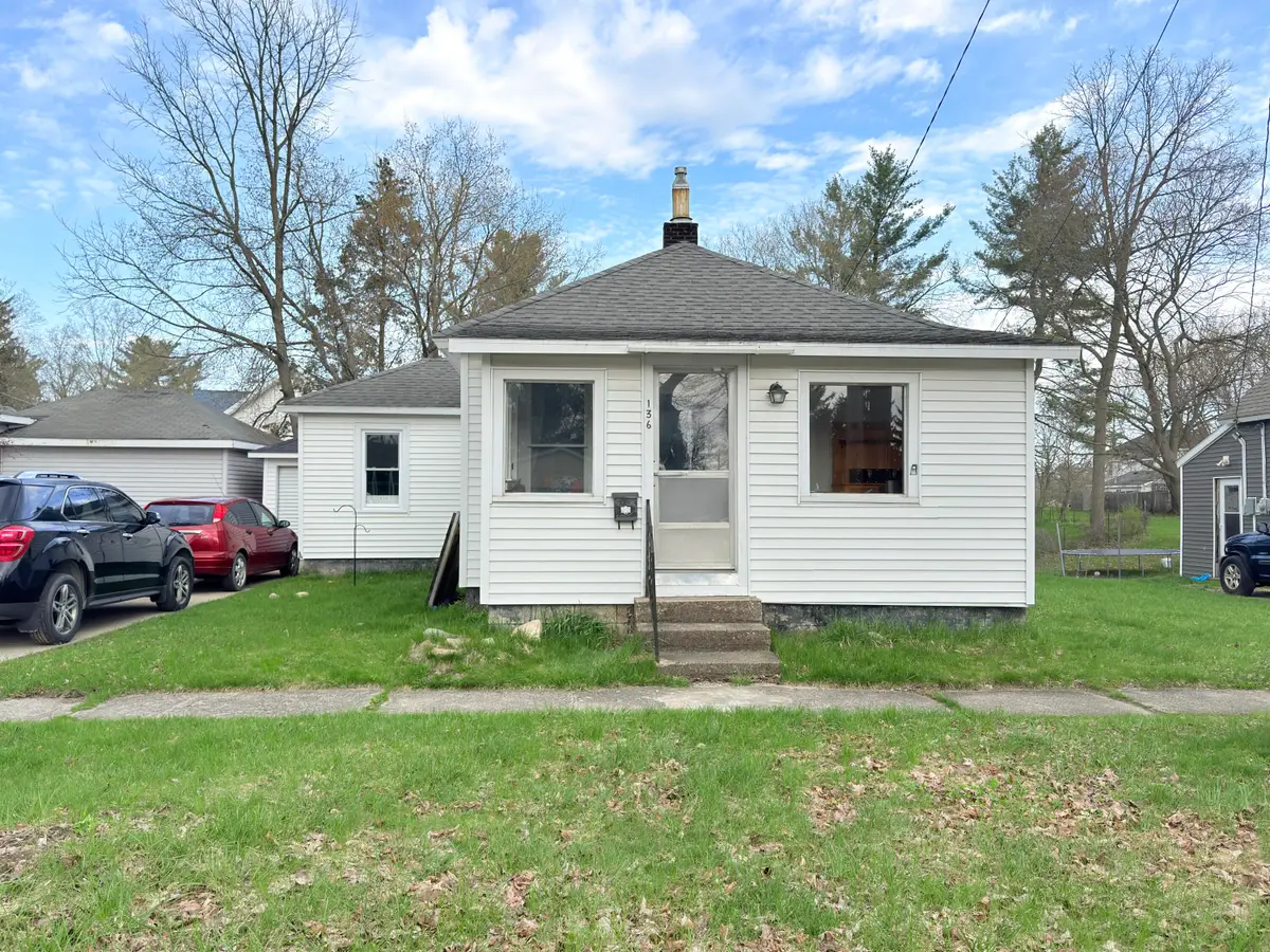 136 W 5th Avenue, Reed City, MI 49677 - #1