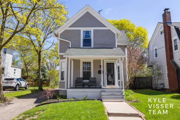 622 Gladstone Drive Se, East Grand Rapids, MI 49506
