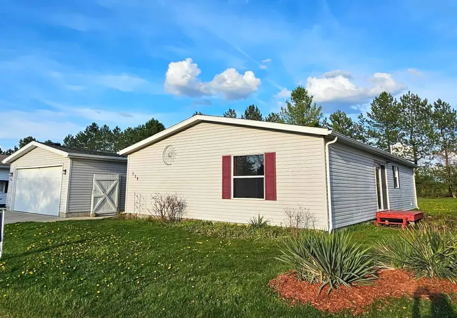 229 Cadgewith E, Lansing, MI 48906 - #3