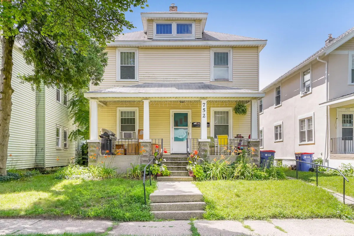 752 Crescent Street Ne, Grand Rapids, MI 49503 - #1