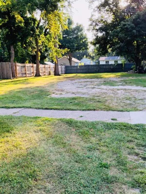 1145 Broadway, Benton Harbor, MI 49022
