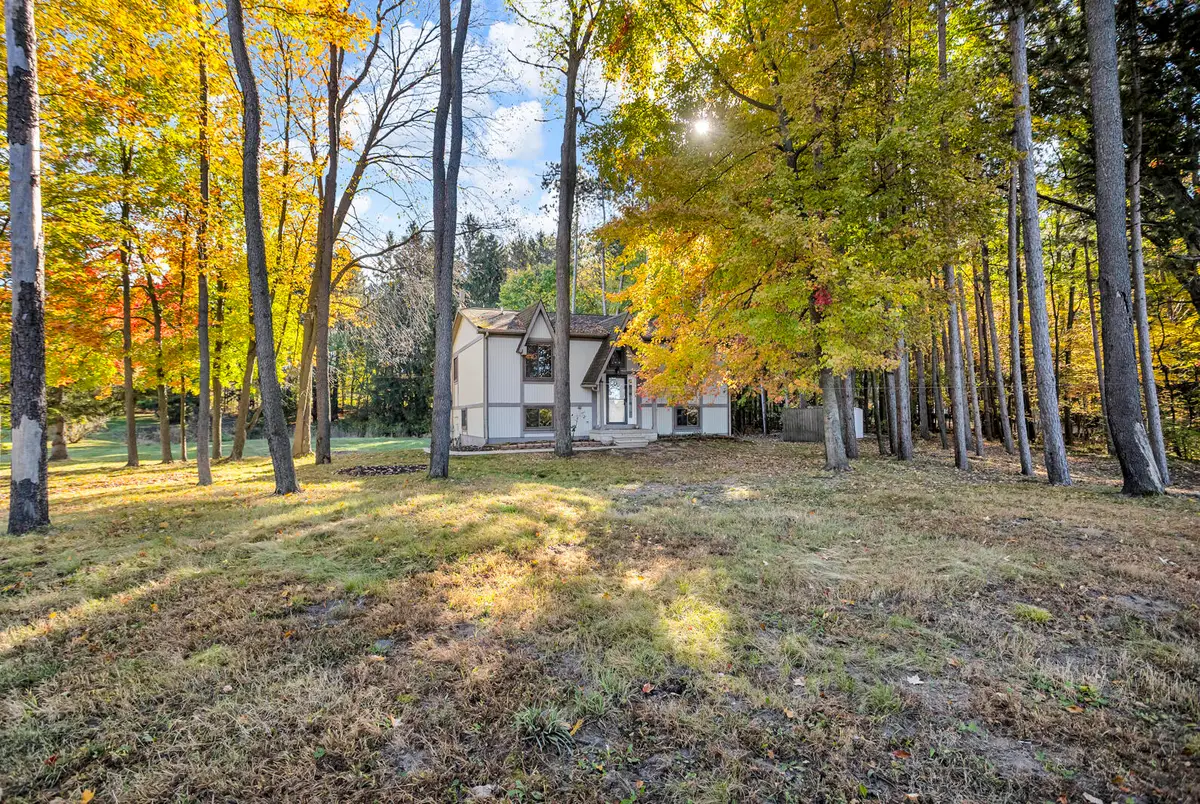 4042 Burns Road, Howell, MI 48855 - #1