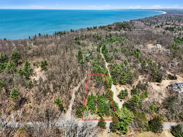 N Juniper Street, Mears, MI 49436