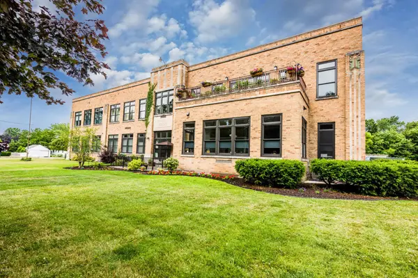 2214 S State Street #209, St. Joseph, MI 49085