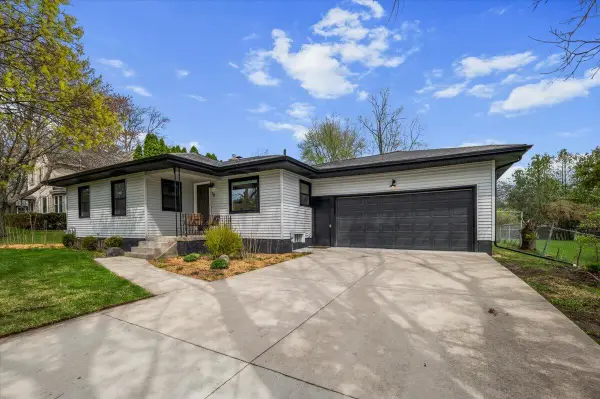 78 Lakeside Drive Ne, Grand Rapids, MI 49503