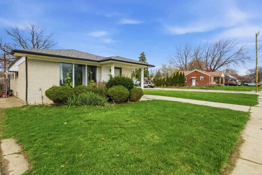 24657 Flower Avenue, Eastpointe, MI 48021 - #3