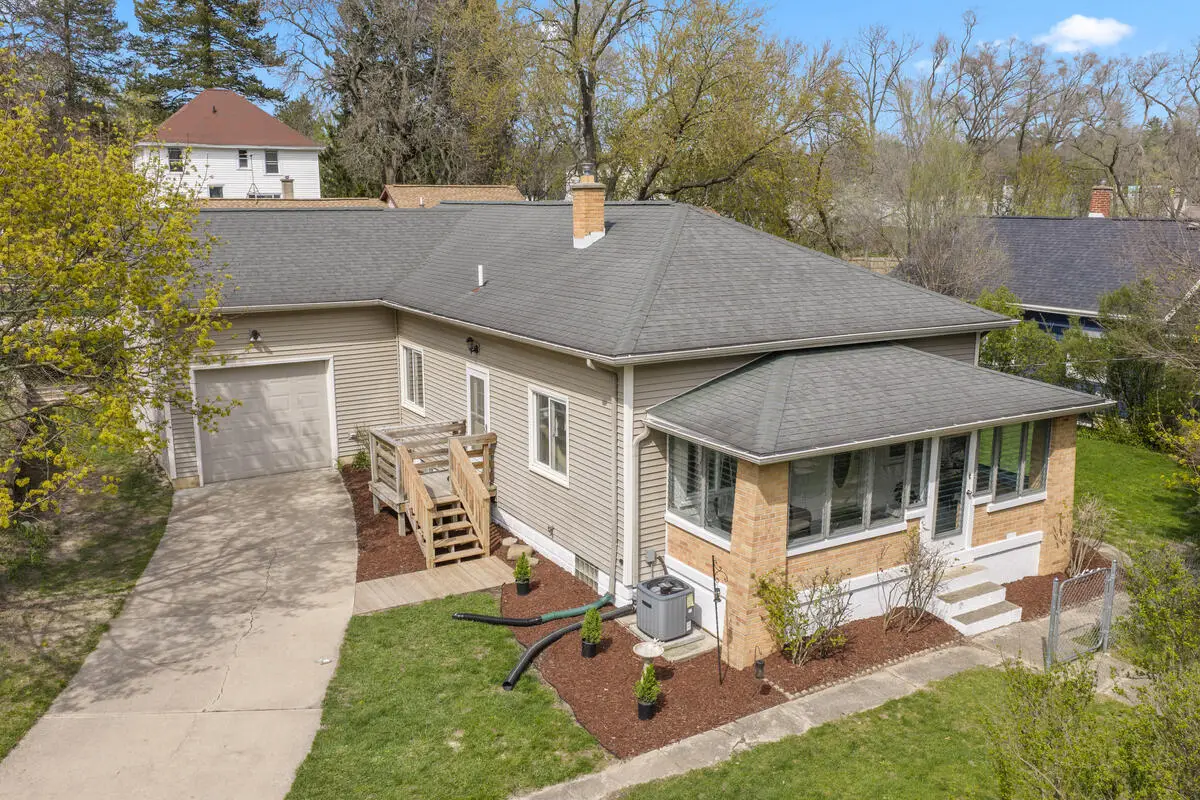 1635 Mcdonald Street Nw, Grand Rapids, MI 49504 - #1