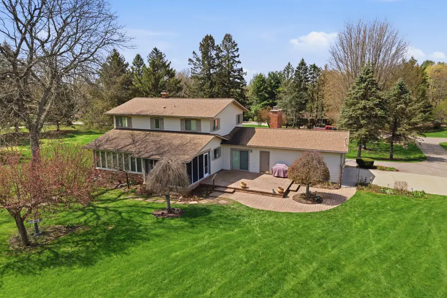 612 Dunross Drive, Milford, MI 48381 - #2