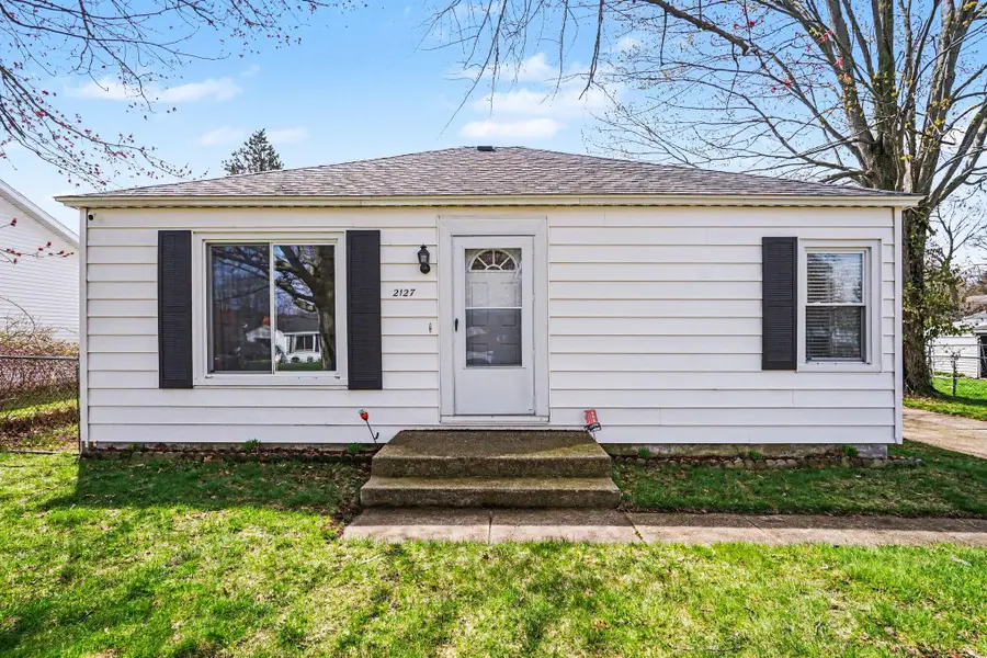 2127 Leif Avenue, Norton Shores, MI 49441 - #2