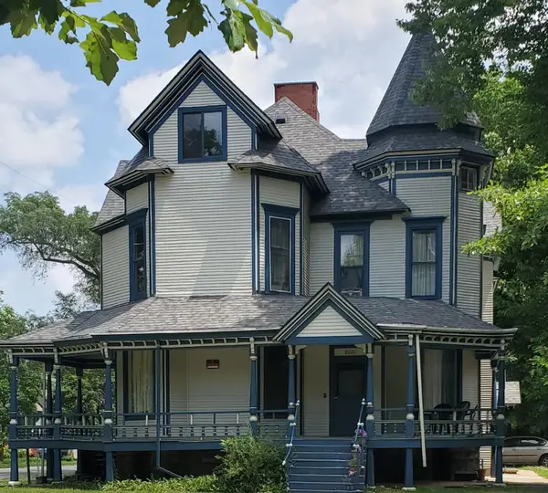 316/324 Stuart Avenue, Kalamazoo, MI 49007