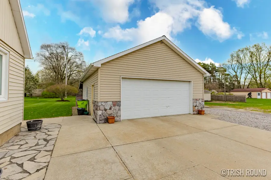 554 Kenowa Avenue Sw, Grand Rapids, MI 49534 - #2