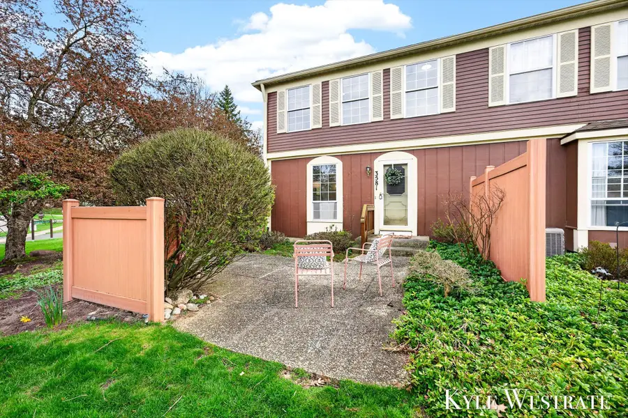 3581 Whispering Brook Court Se, Grand Rapids, MI 49508 - #2