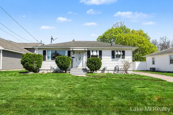 2884 Meyer Avenue Sw, Wyoming, MI 49519