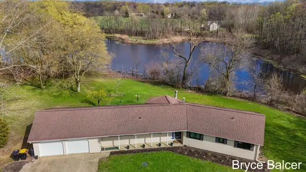 9901 Eastern Avenue Se, Byron Center, MI 49315