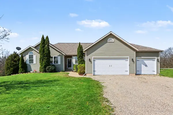 10064 Eightway Street, Plainwell, MI 49080