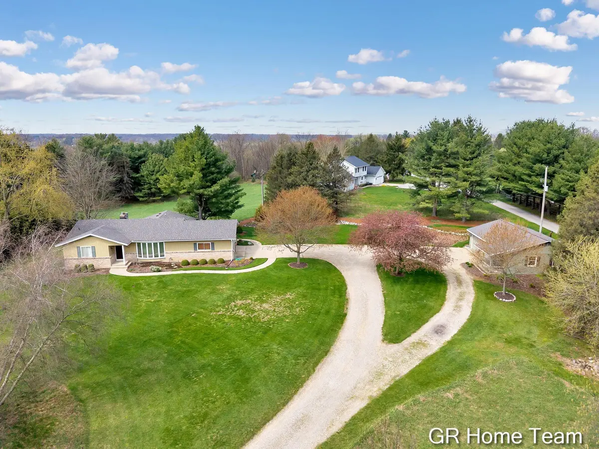 867 Cramton Avenue Ne, Ada, MI 49301 - #1