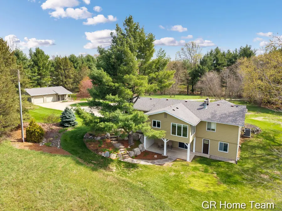 867 Cramton Avenue Ne, Ada, MI 49301 - #3