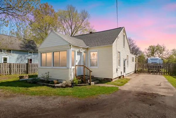 8492 Douglas Avenue, Kalamazoo, MI 49009
