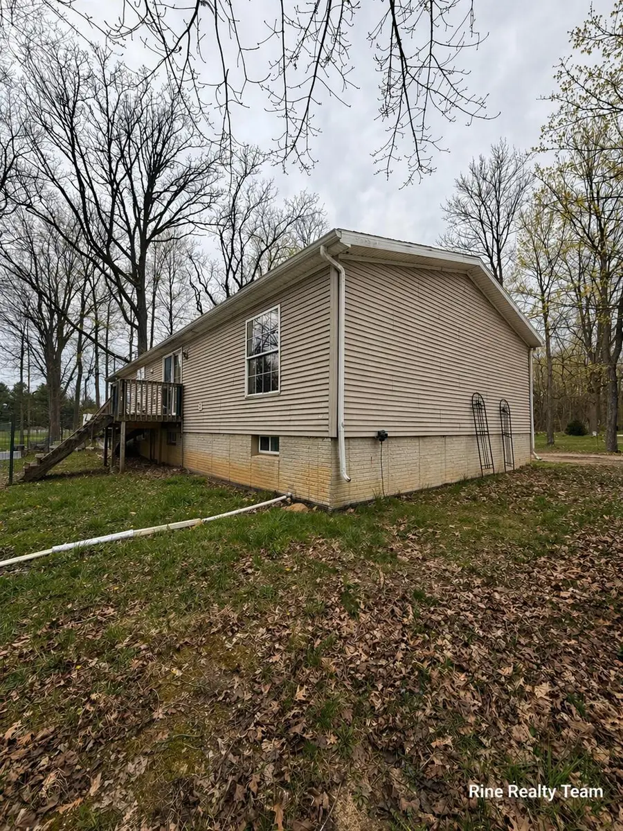 3132 Mcconnell Highway, Charlotte, MI 48813 - #3