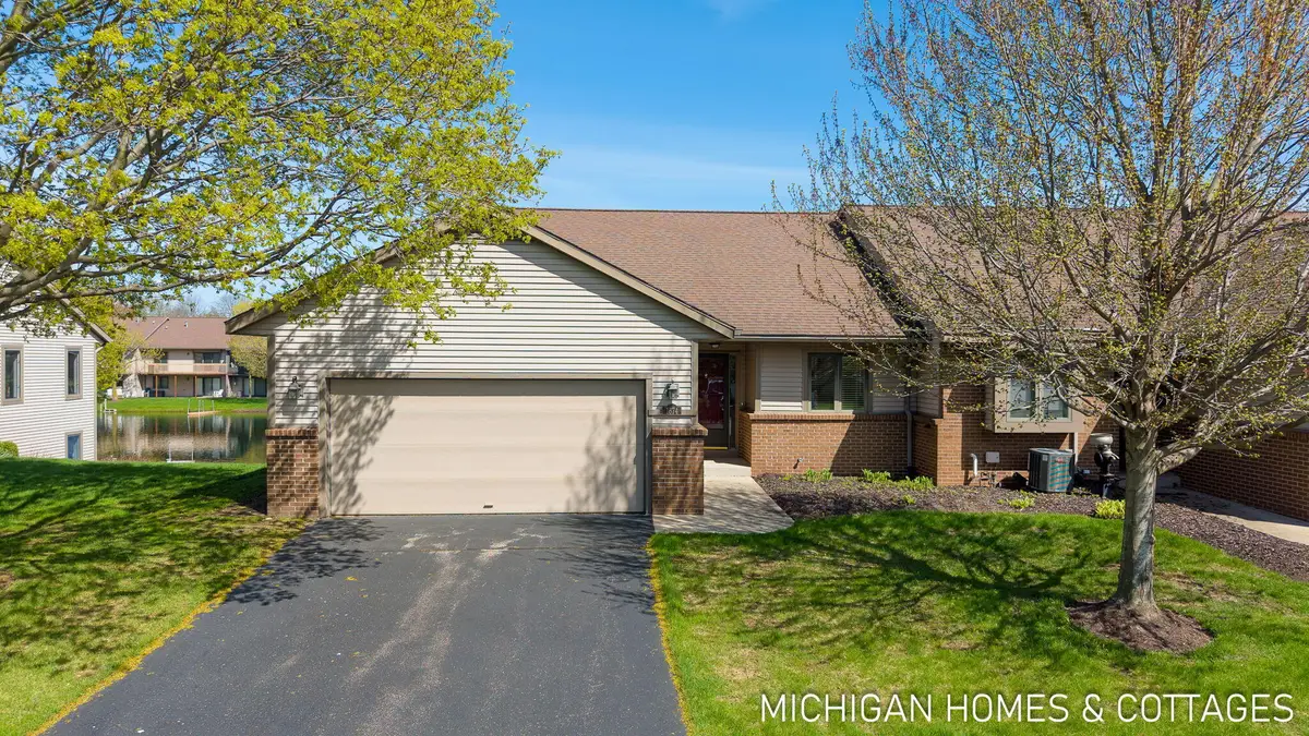 1674 Lakeview Drive, Zeeland, MI 49464 - #1