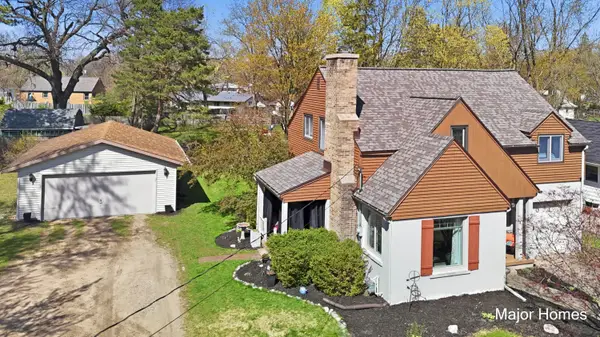 1017 Lamberton Street Ne, Grand Rapids, MI 49505