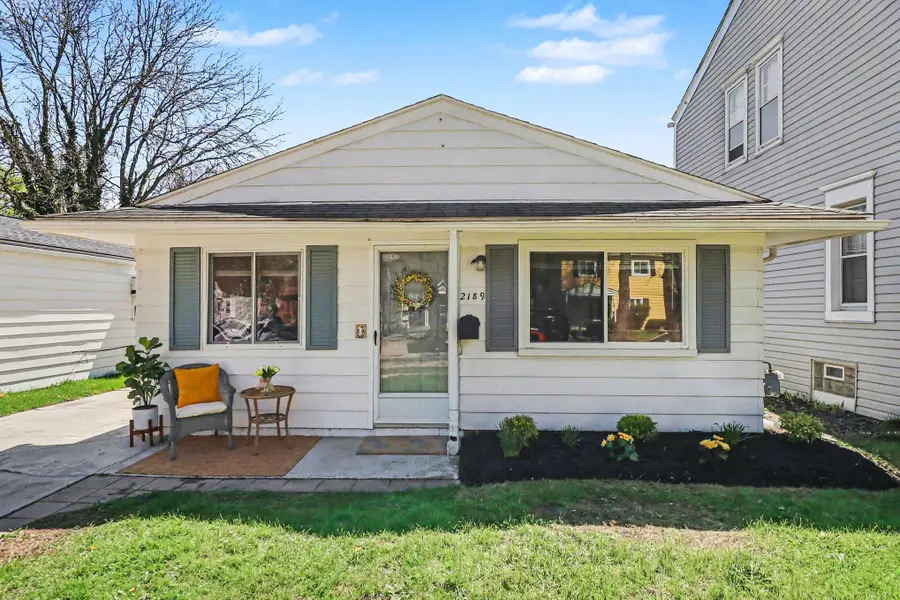 2189 Ridgemont Road, Grosse Pointe Woods, MI 48236 - #2