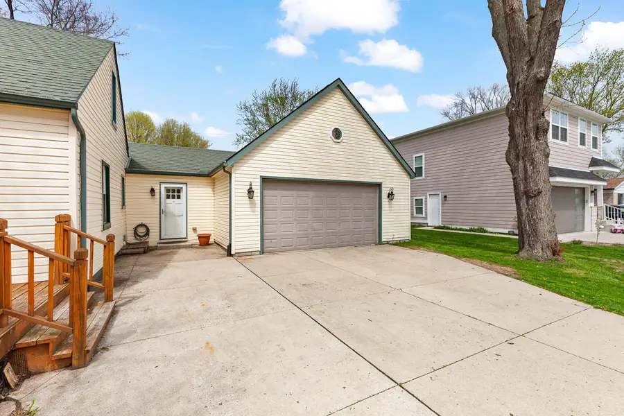1047 Arthur Drive, Troy, MI 48083 - #3
