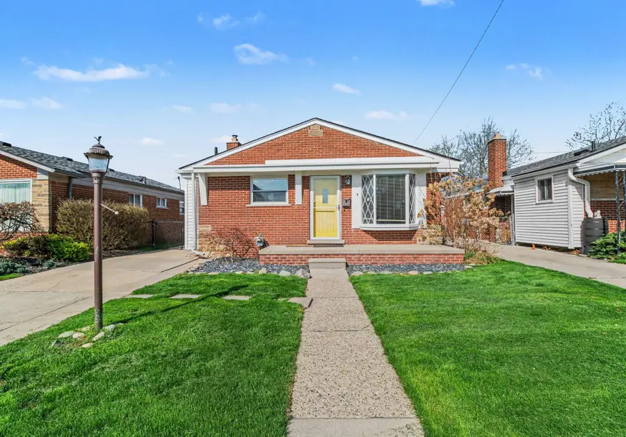 32015 Saint Margaret Street, Saint Clair Shores, MI 48082 - #2