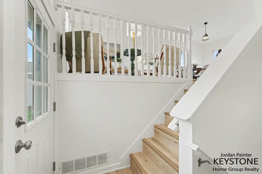 3048 Stonewood Street Nw, Grand Rapids, MI 49504 - #2